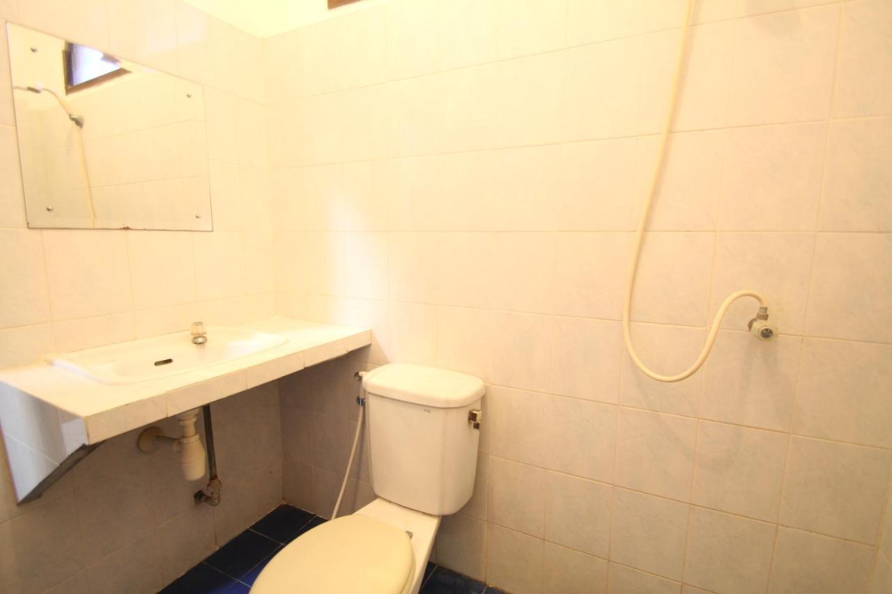 Kuta Dormitory At Simpang Inn Zewnętrze zdjęcie